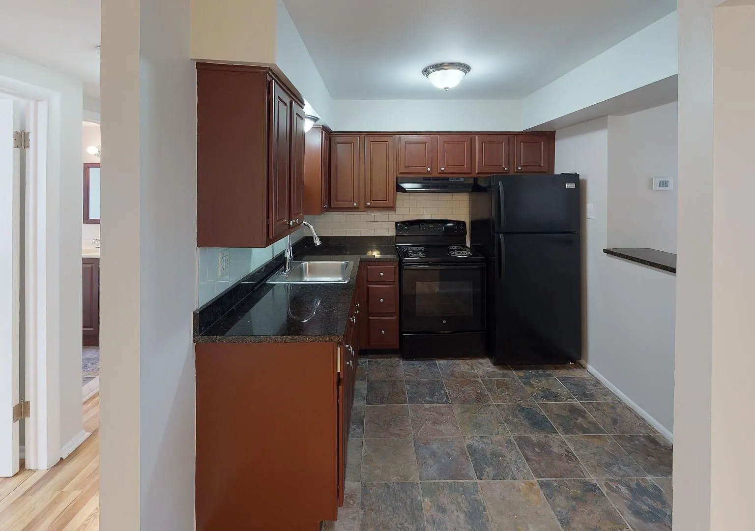 Windemere Apartments — Photo 1