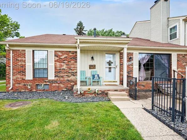 38748 Golfview Dr, Clinton Township, MI 48038