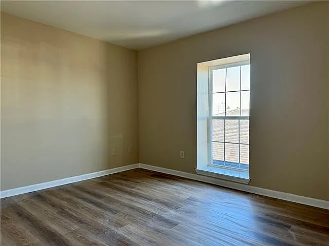 2 bed, 10.0 bath, 715 sqft, $1,100 — Photo 4