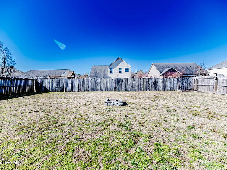 224 Roanoke Dr — Photo 40