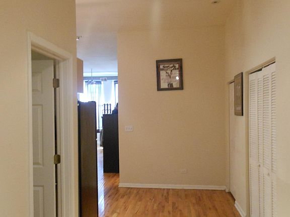 4th image of 1302 N Milwaukee Ave APT 204