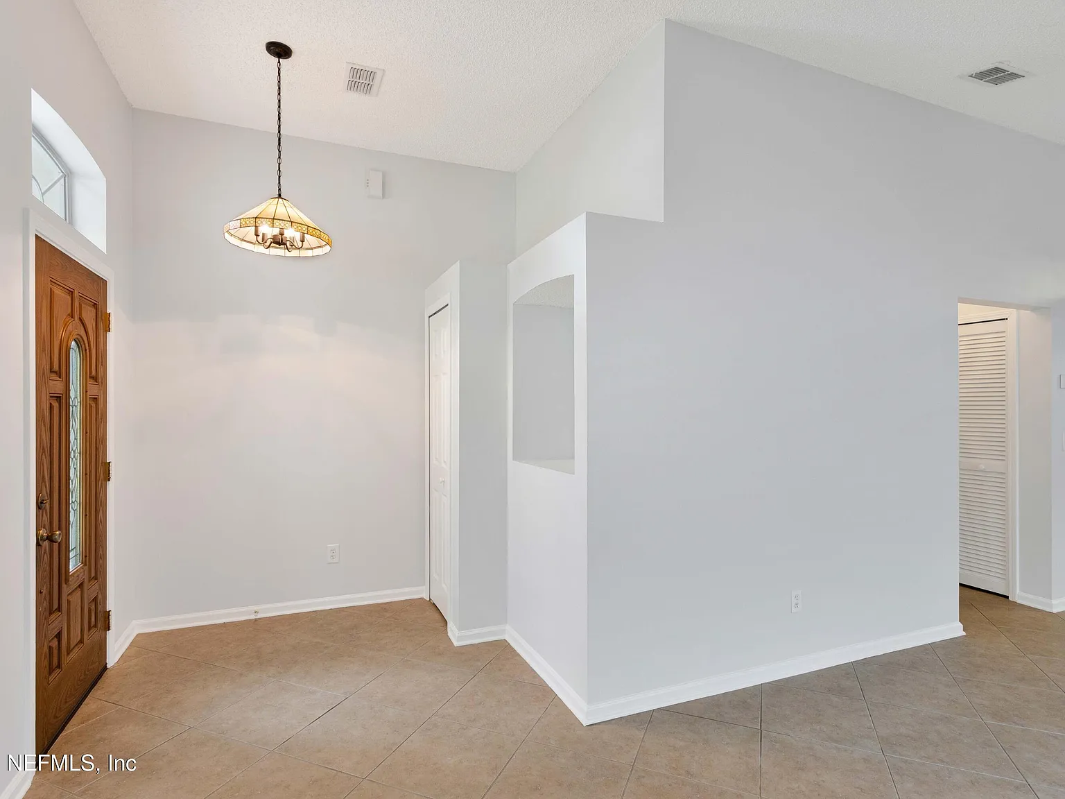 4 bed, 2.0 bath, 1982 sqft, $2,000 — Photo 4