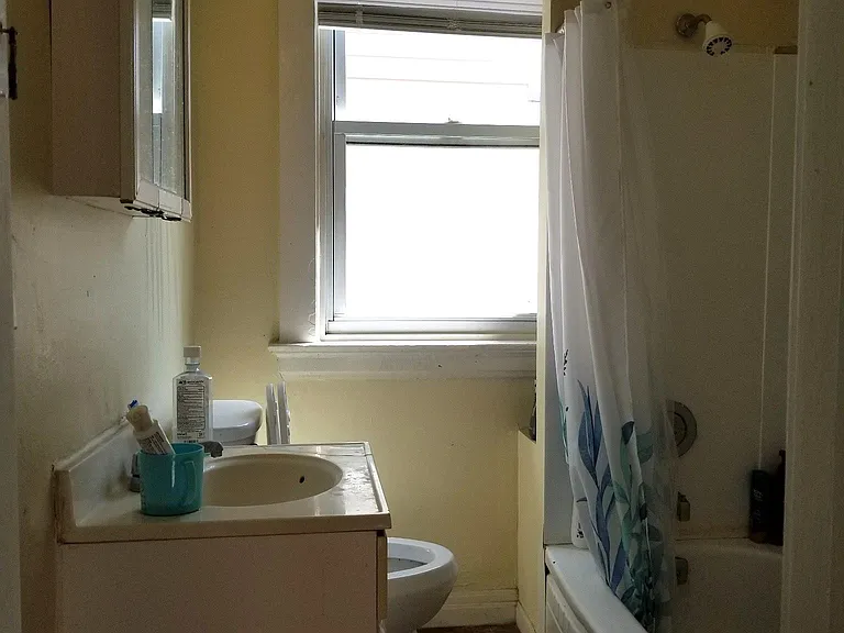2215 Wheeler St #2 — Photo 5