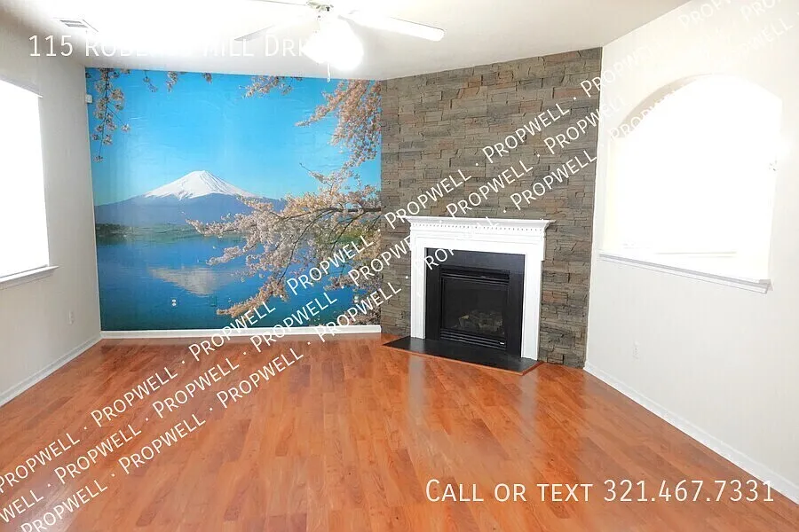 4 bed, 2.5 bath, 2470 sqft, $2,190 — Photo 3