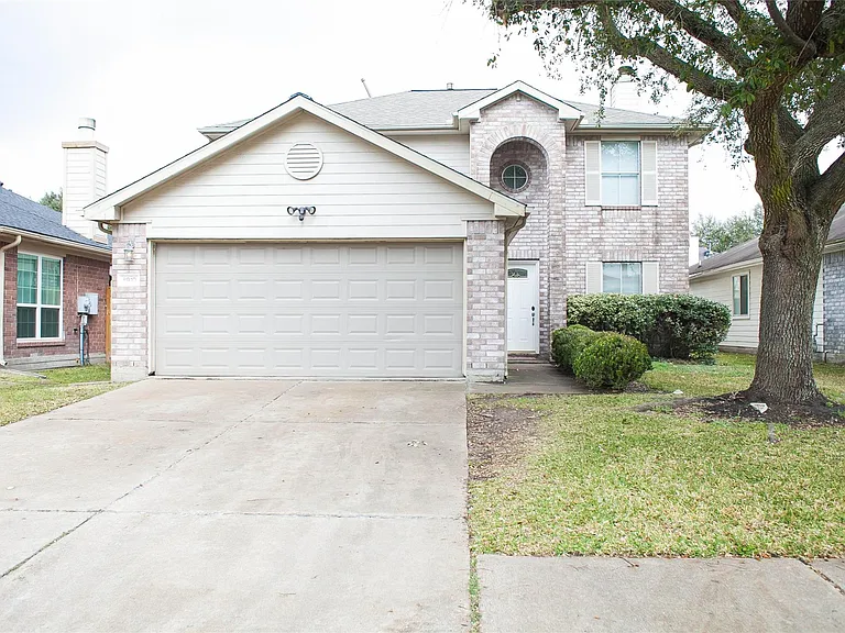 8910 Sage Place Dr — Photo 1