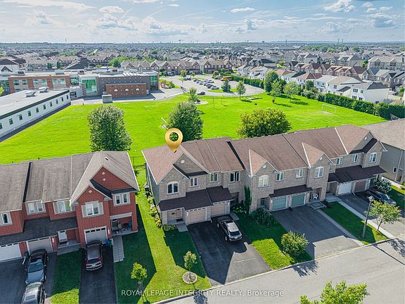 2nd image of 132 Silvermoon Cres