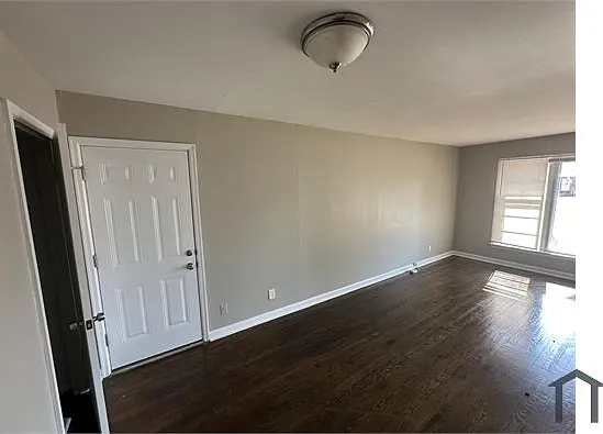 927 Drummond Dr — Photo 5