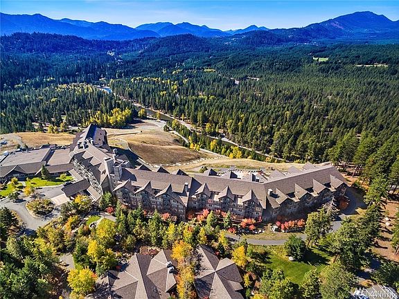 The Lodge is a Premier "All-Season" Mountain Resort Hotel and Condo that features the Sunny Eastern Slopes of Washington's Cascade Mountain Range.