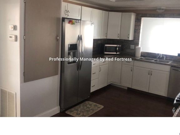 3rd image of 4689 Tahiti Dr