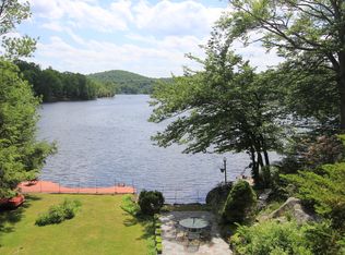 378 Lake Shore Rd, Putnam Valley, NY 10579