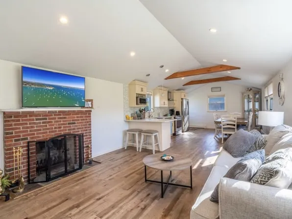 885 Little Neck Rd, Cutchogue, NY 11935