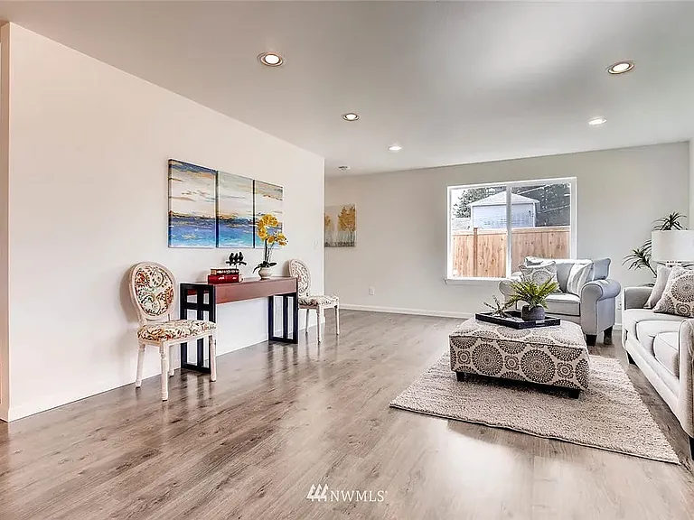 318 SW 106th St — Photo 6