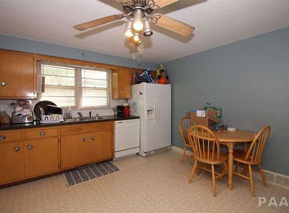 4th image of 2012 N Northcrest Dr