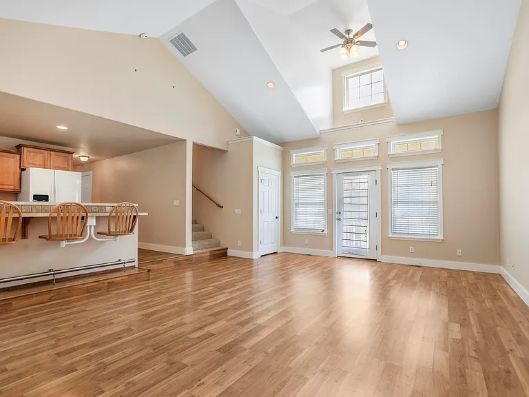 1107 Bailey Ave — Photo 2