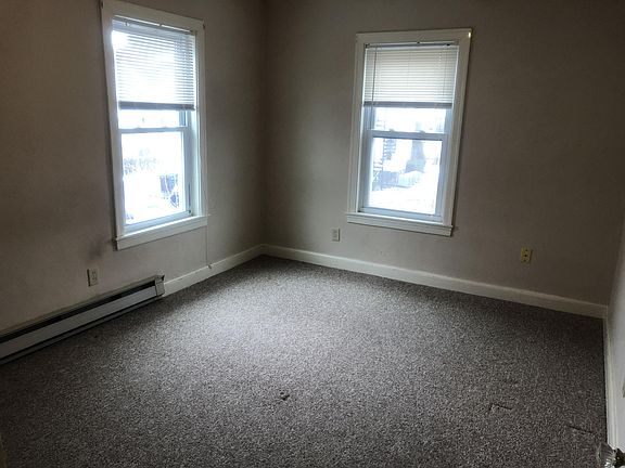 4th image of 42R Jefferson St #5000-2