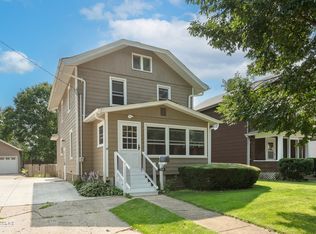 704 5th St, Aurora, IL 60505