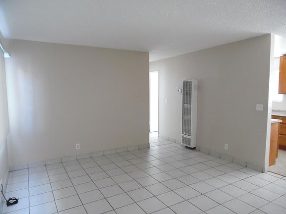 3rd image of 605 Lincoln Rd W
