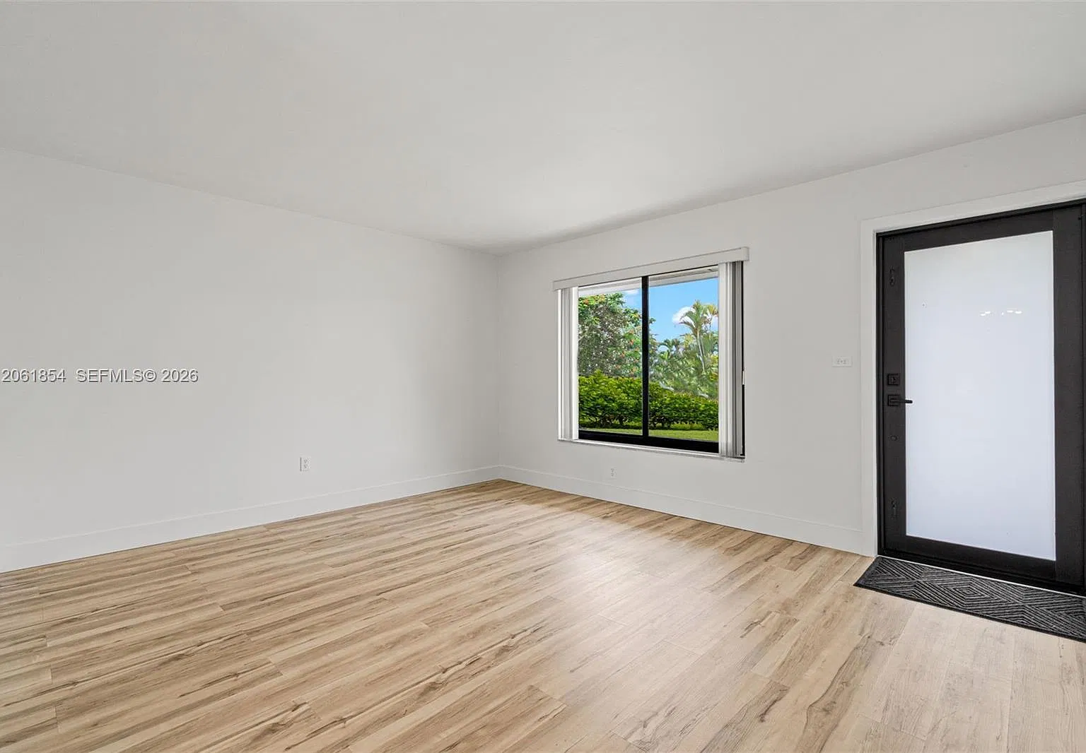 3 bed, 1164 sqft, $3,200 — Photo 3