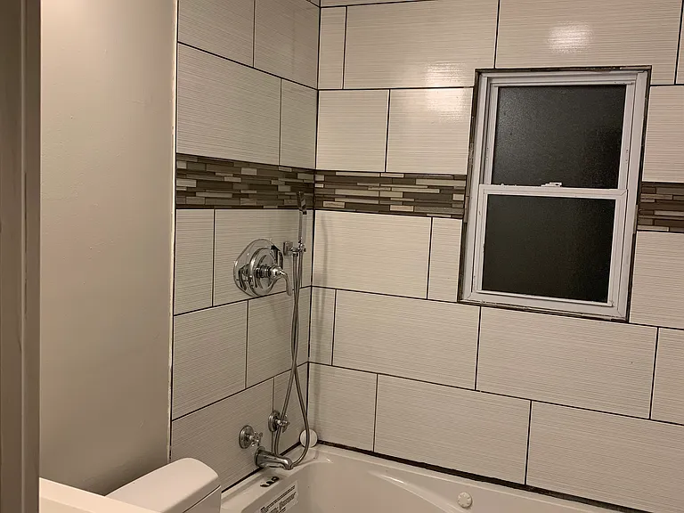 2982 Laverne Dr — Photo 6