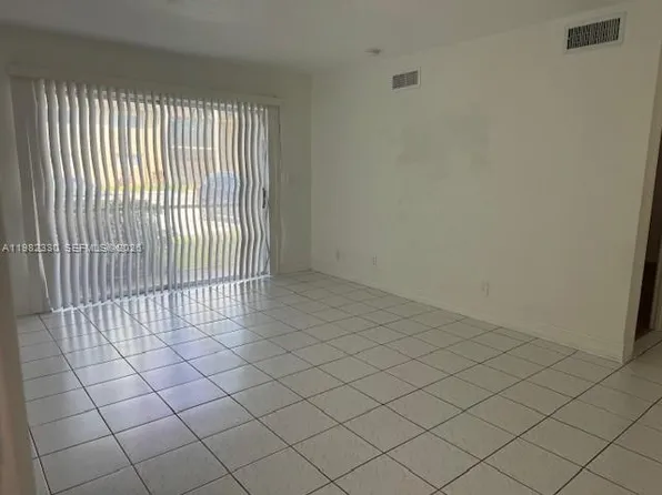 2874 NW 55th Ave APT 1B, Fort Lauderdale, FL 33313