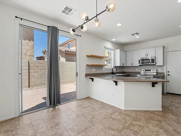 4036 E Carla Vista Dr — Photo 17