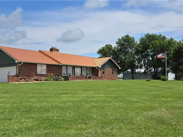 31755 W 375th St, Osawatomie, KS 66064