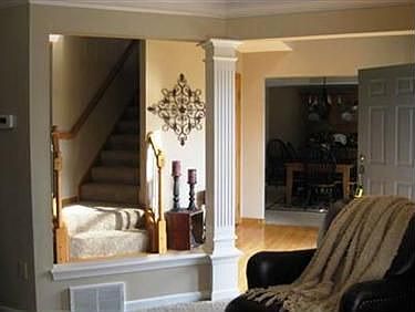 3rd image of 1117 Featherstone Dr