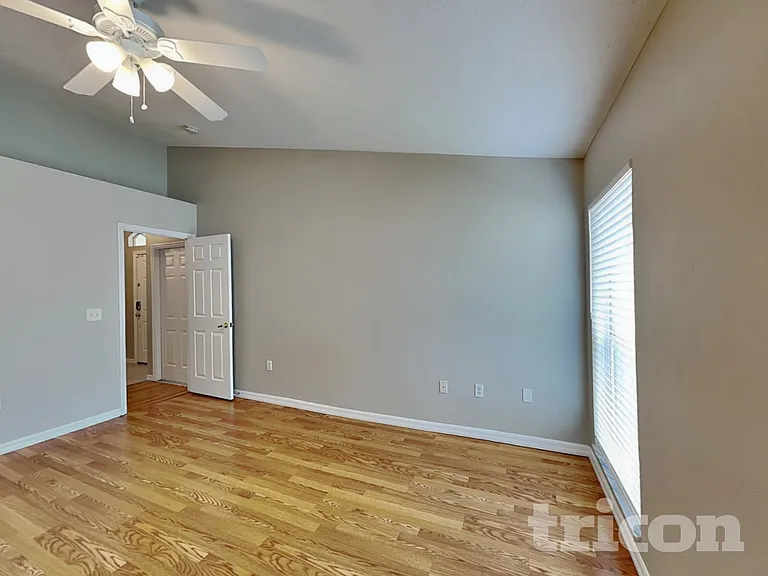 11008 Millbury Ct — Photo 7