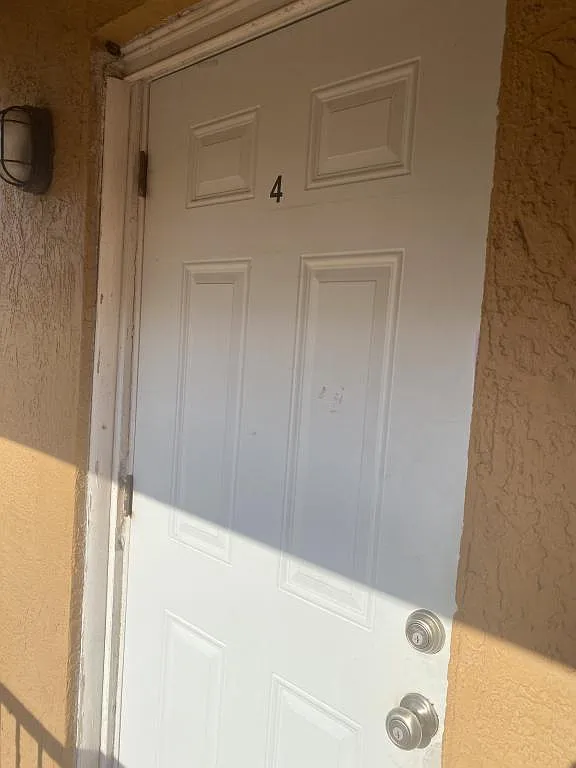 728 Michigan Ct — Photo 1
