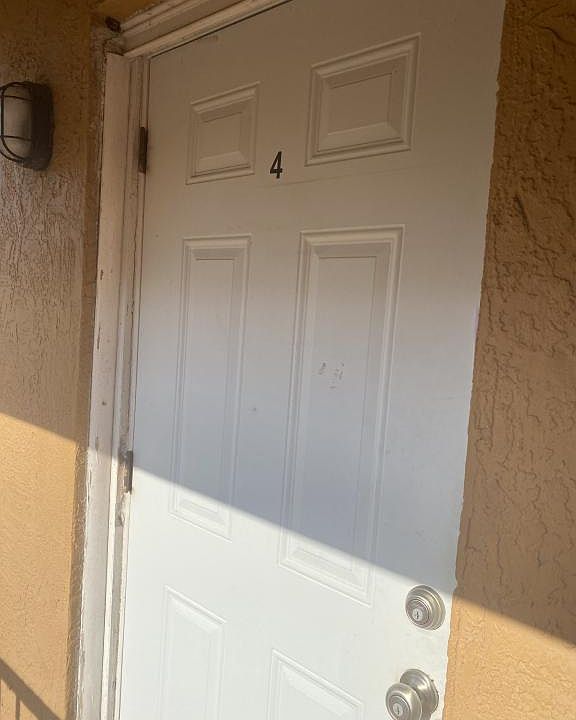 1st image of 728 Michigan Ct