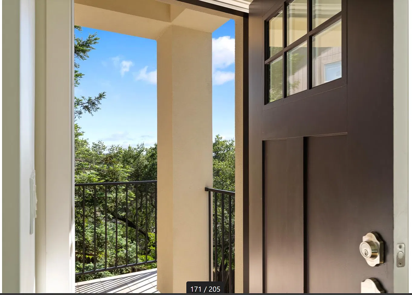 2 bed, 950 sqft, $2,595 — Photo 3