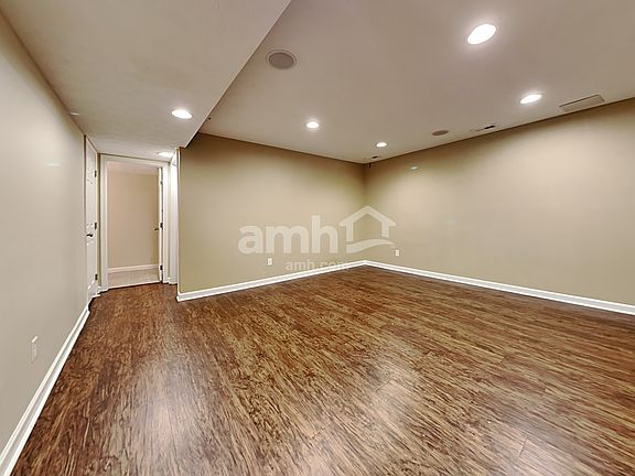 5th image of 2288 Girard Ln E