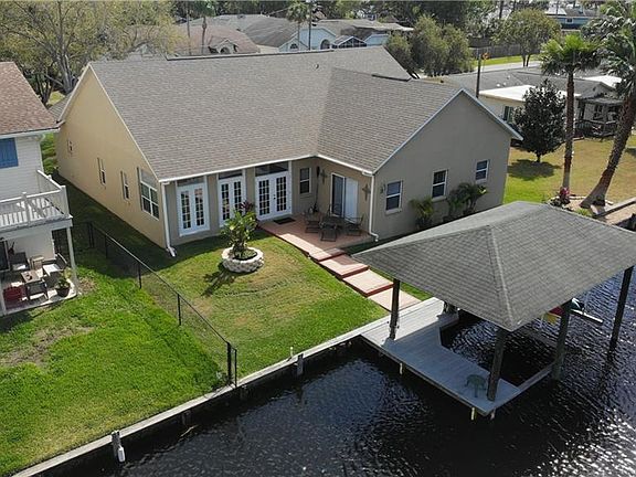 2nd image of 172 Lake Shore Dr W