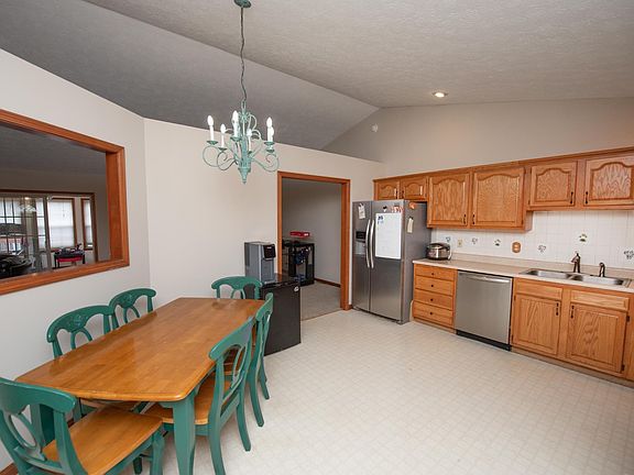 5th image of 1114 Stoneripple Cir