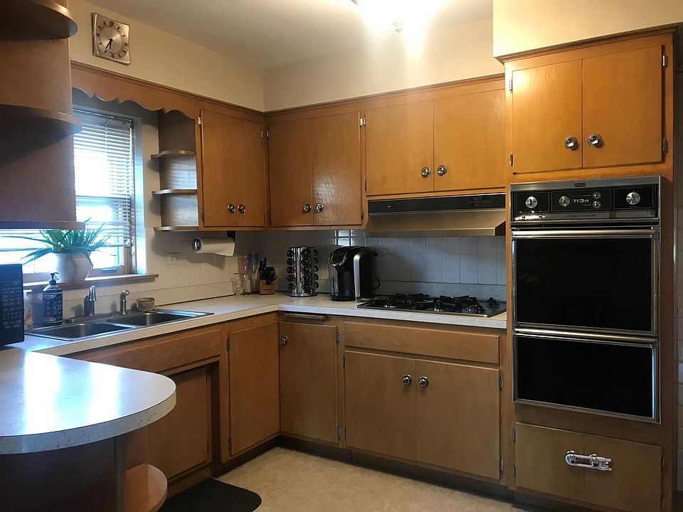 1st image of 5748 W Gunnison St Unit 2