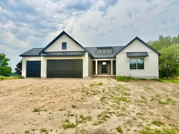 739 Goldenfield Dr, Byron Center, MI 49315