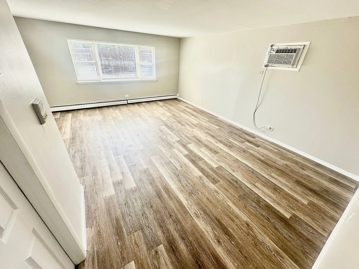2 bed, 1.0 bath, $1,450 — Photo 4