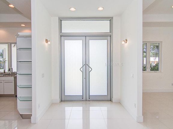 5th image of 362 Michelangelo Dr