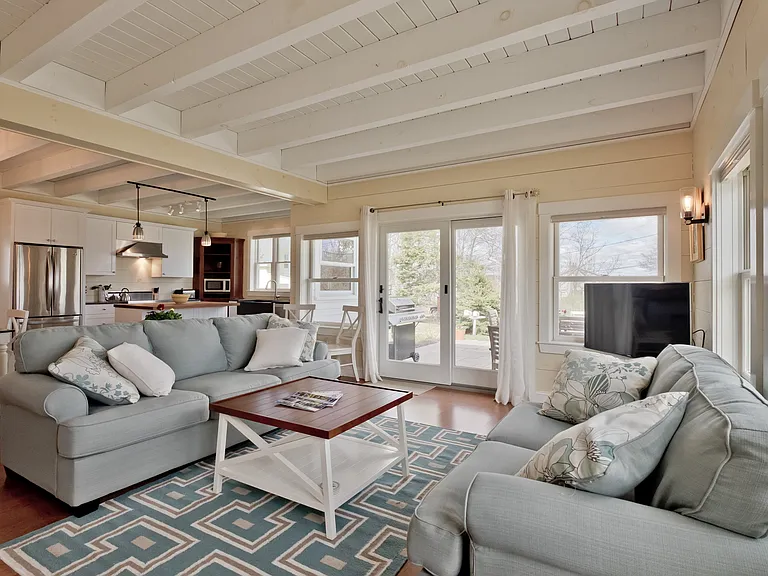 2 Tucker Ln — Photo 9