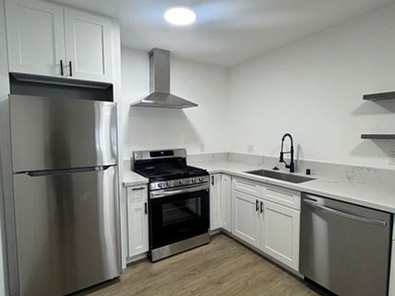 2nd image of 521-523 E Live Oak Ave #521-G