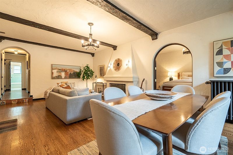 5th image of 4204 11th Avenue NE #8