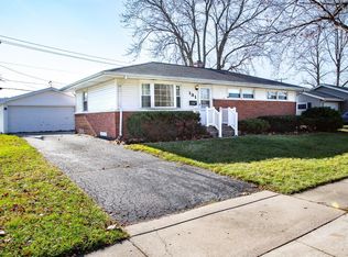 131 Crestview Ln, Crown Point, IN 46307