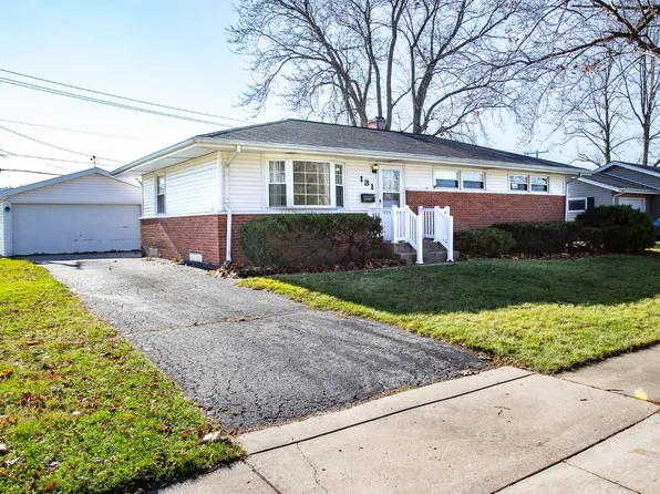 131 Crestview Ln, Crown Point, IN 46307