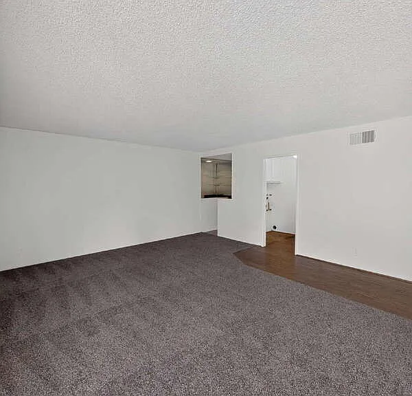 4459 Avenida Granada — Photo 7