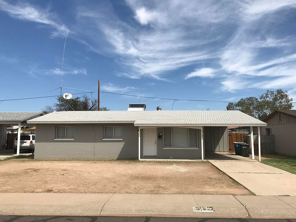 1st image of 2132 W Laurel Ln