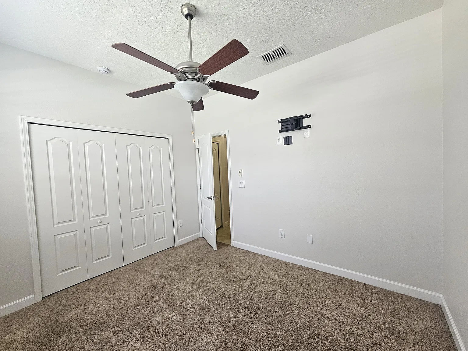 2718 Atherton Drive Orlando FL 32824 / — Photo 4