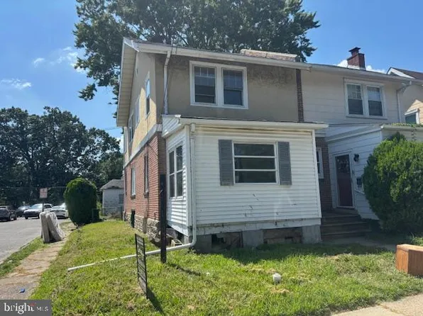 216 Woodlawn Ave, Collingdale, PA 19023
