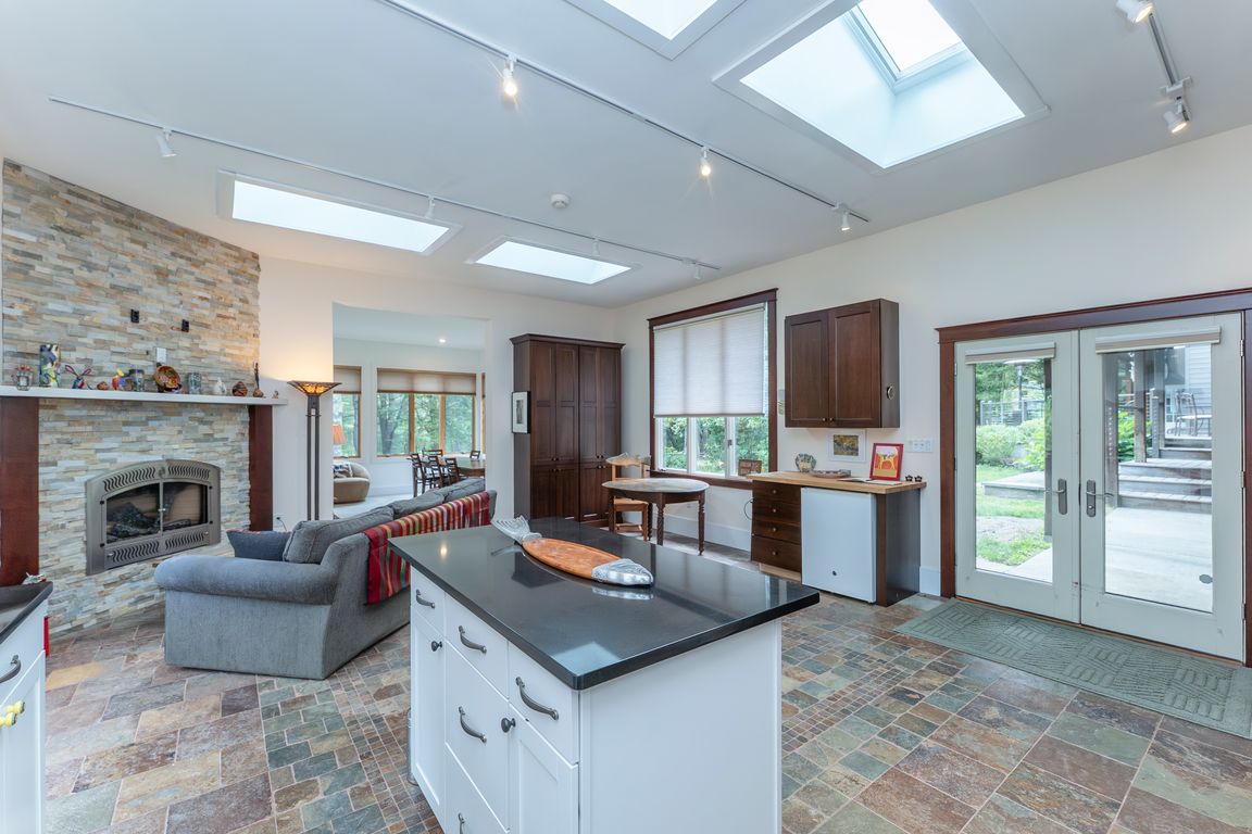 next background image