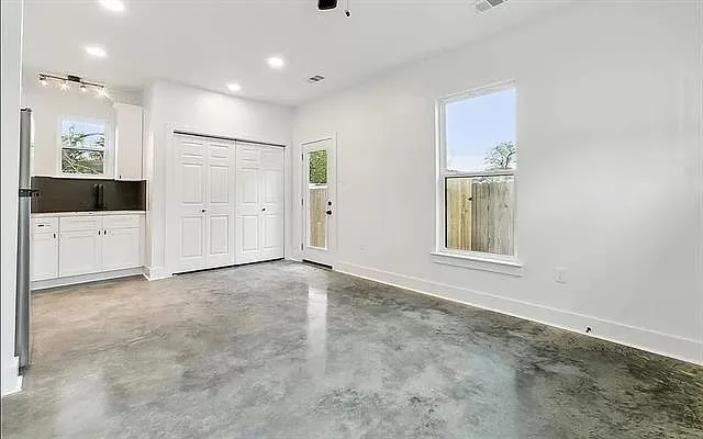 308 Riess Pl — Photo 5