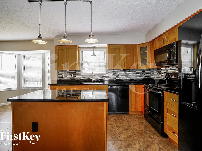 5947 Heritage Farms Dr — Photo 5